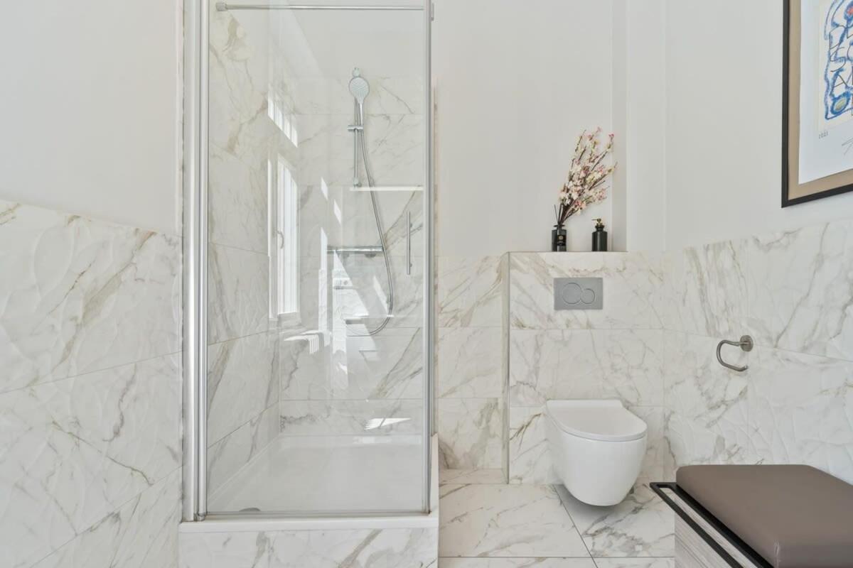 Room W Shared Bathroom&Kitchen In Luxury Villa Luxemburgo Exterior foto