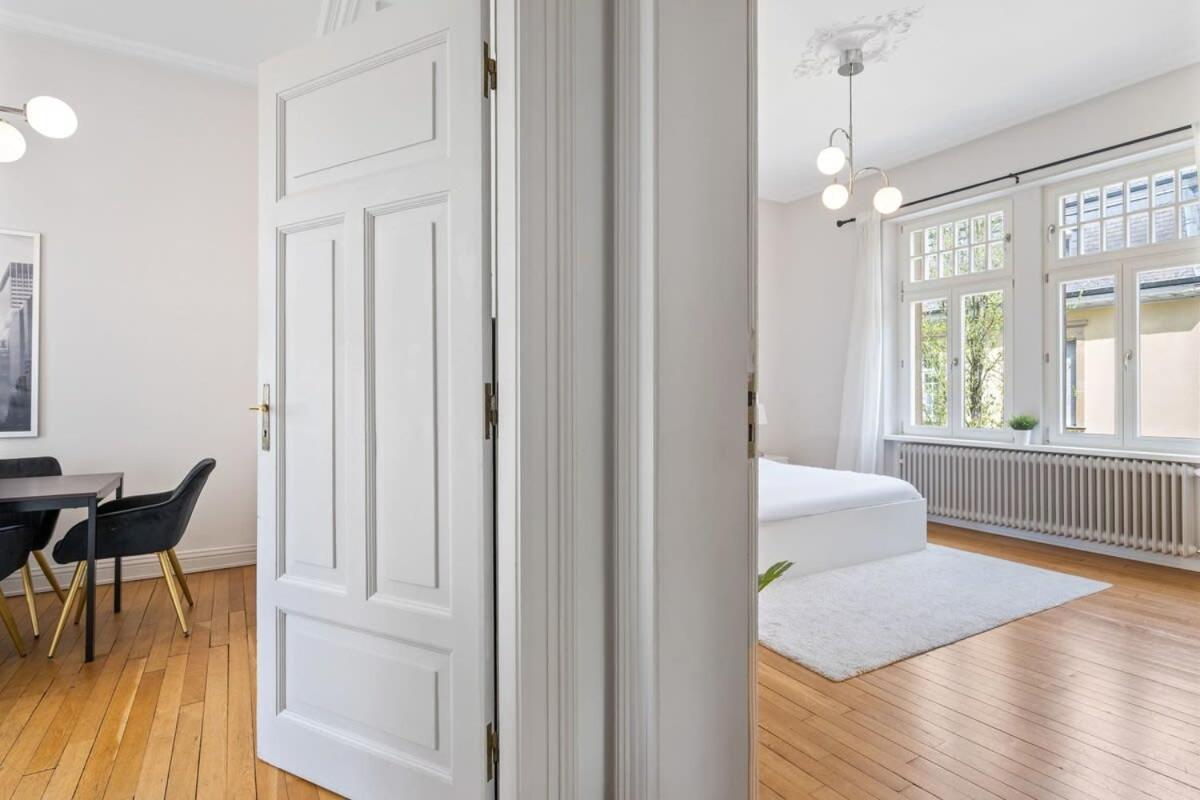 Room W Shared Bathroom&Kitchen In Luxury Villa Luxemburgo Exterior foto