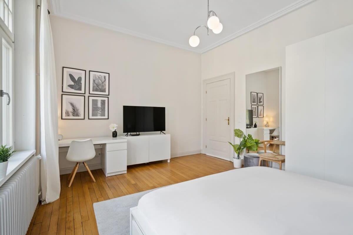 Room W Shared Bathroom&Kitchen In Luxury Villa Luxemburgo Exterior foto